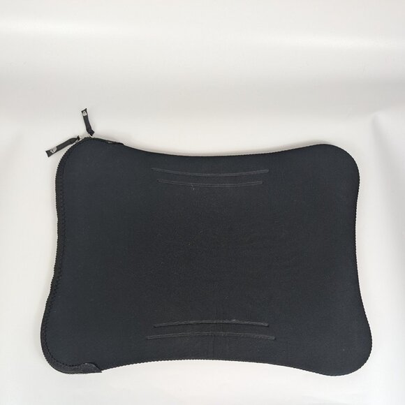 BUILT Black Neoprene 17" Laptop Tablet Padded Sleeve - Picture 2 of 4